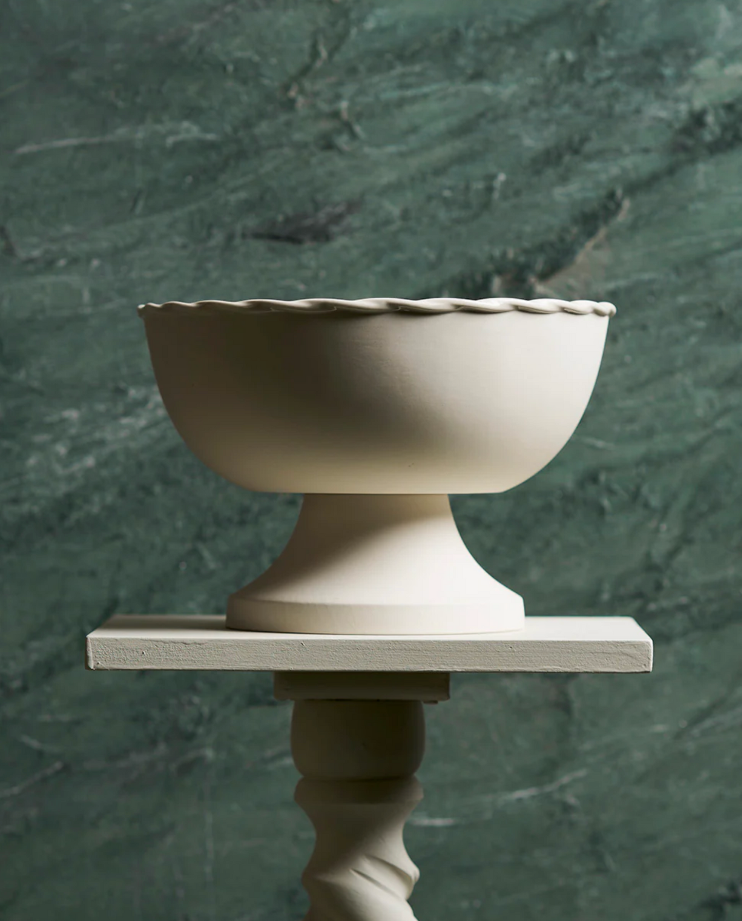 Vintage Table Fruit Bowl in Vanilla