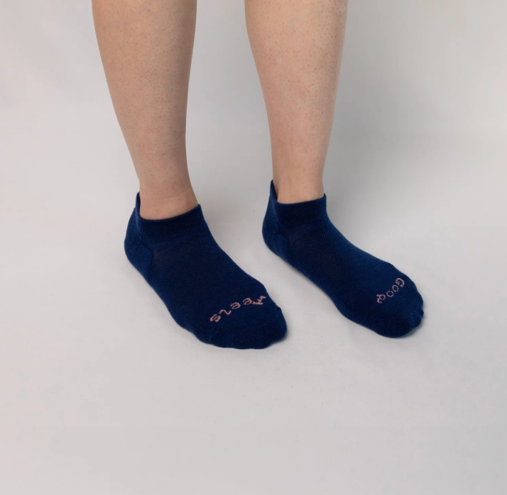 Good Feels Ankle Socks in Stormy Blue