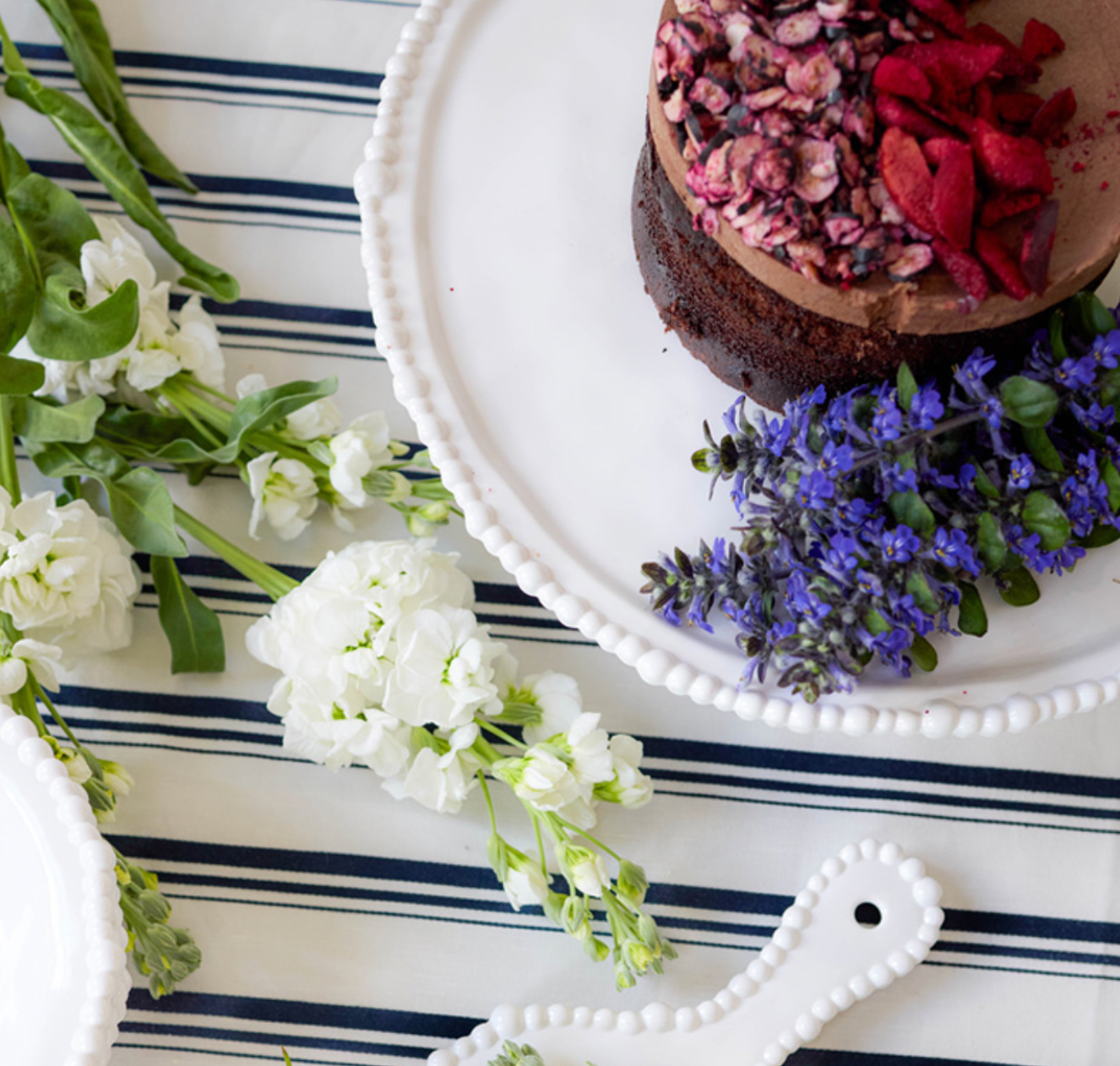 Pearl Cake Stand White