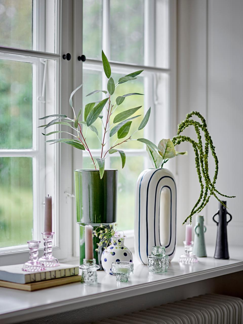 Delphia Candle Holder