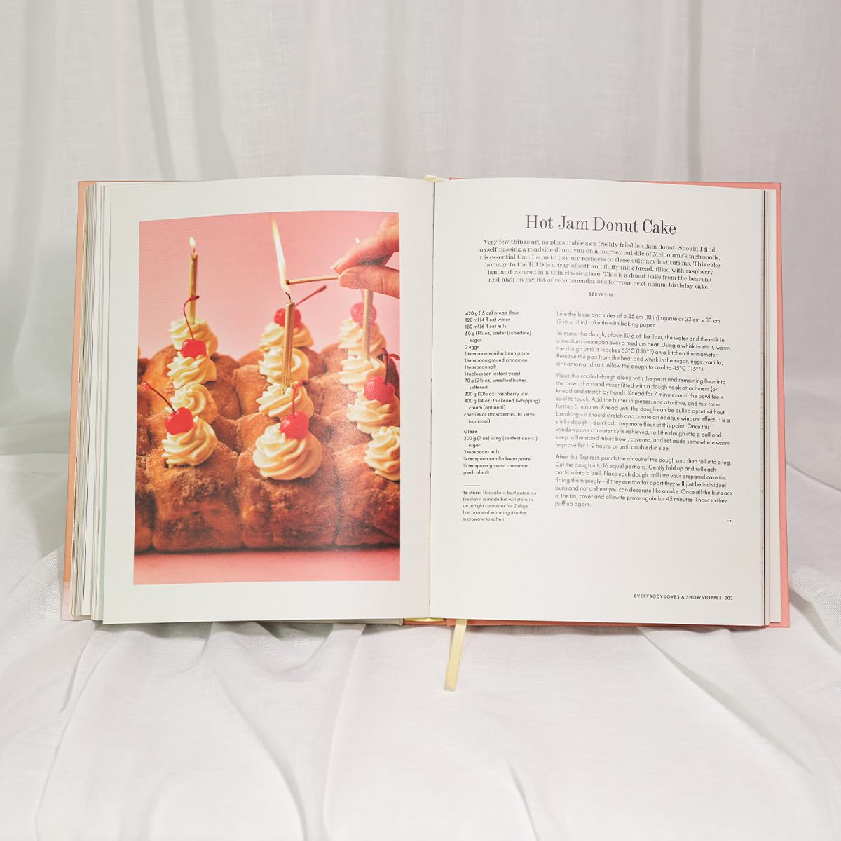 Everybody Loves Cake: Sweet Bakes & Stories