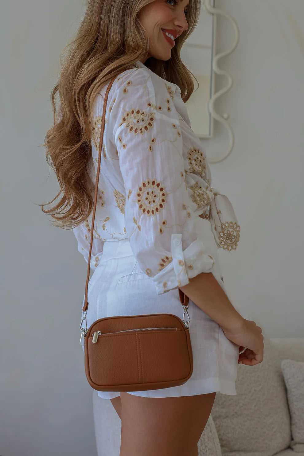 Mobile Pocket Zip Bag Tan