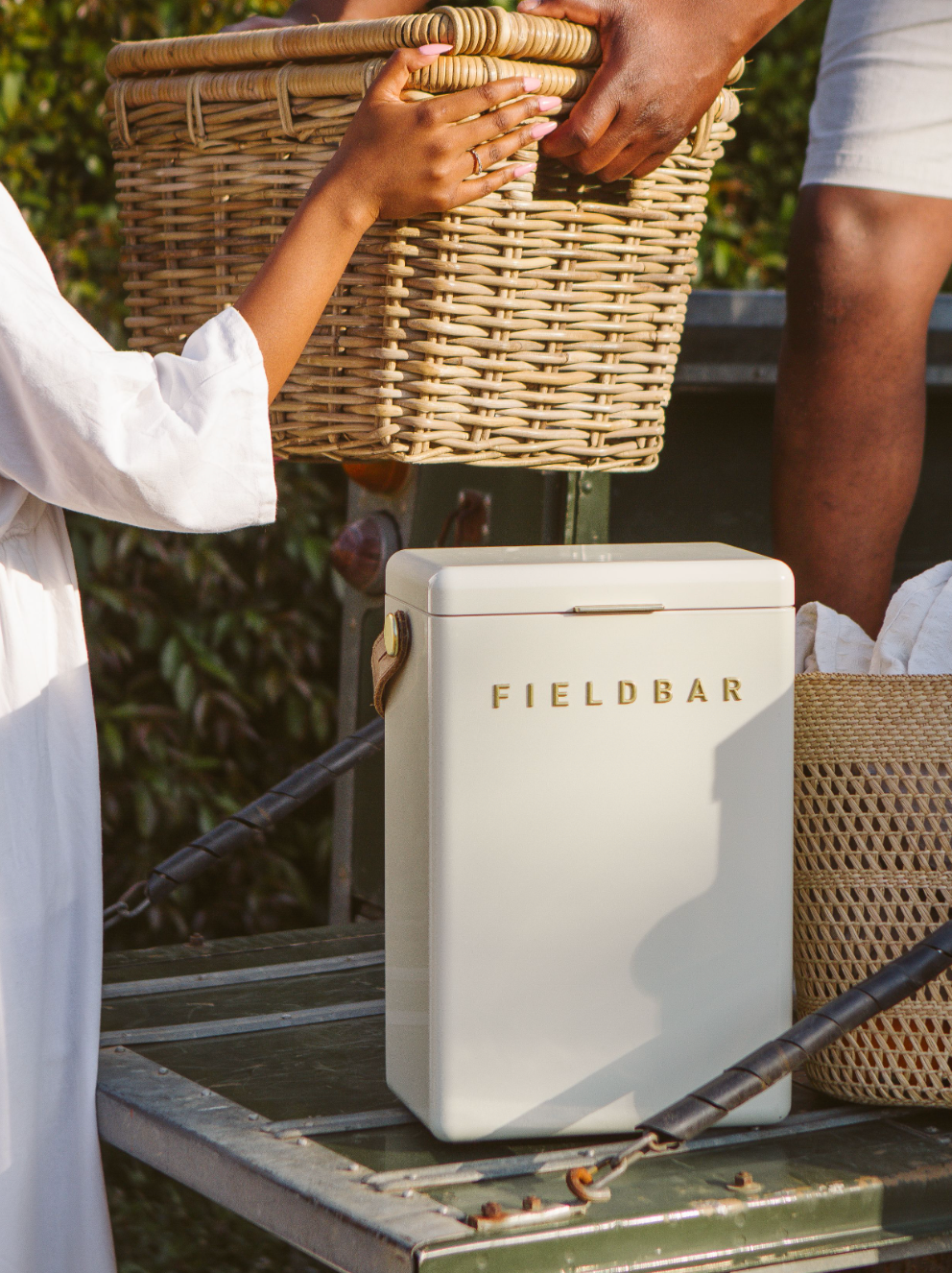 Drinks Box in Safari White