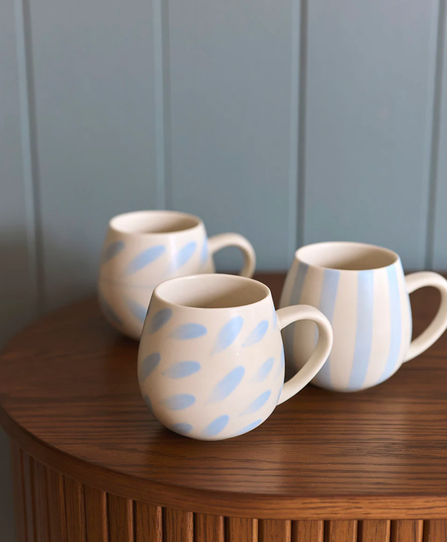 Hug Me Mugs Set of 4 in Forget Me Not Brush