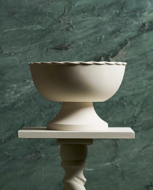 Vintage Table Fruit Bowl in Vanilla