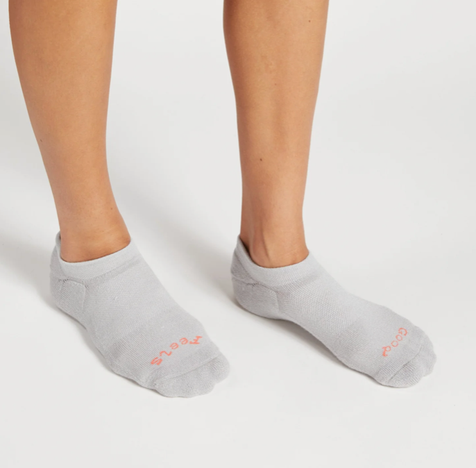 Good Feels Ankle Socks in Fog