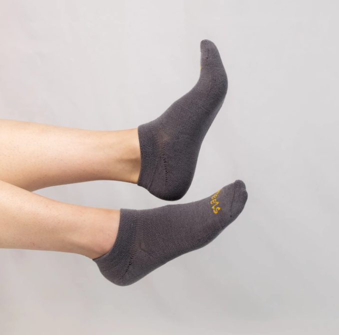 Good Feels Ankle Socks in Shadow