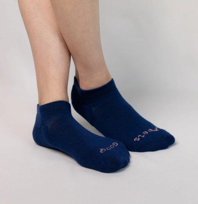 Good Feels Ankle Socks in Stormy Blue