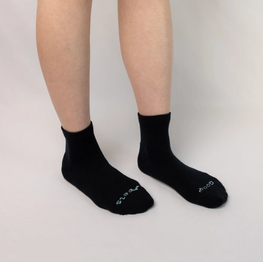 Good Feels Quarter Socks in Black