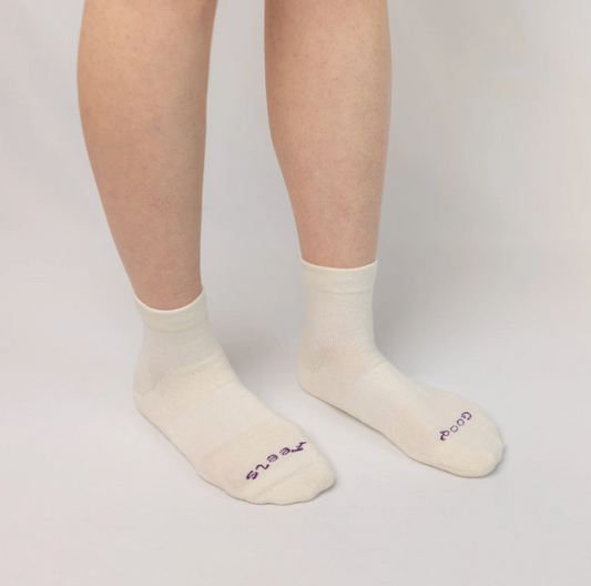 Good Feels Quarter Socks in Snow