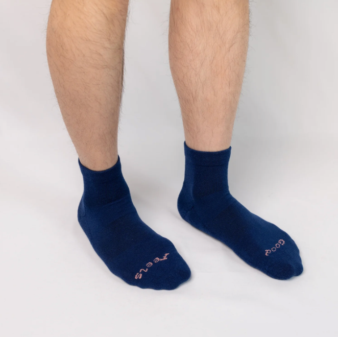 Good Feels Quarter Socks in Stormy Blue