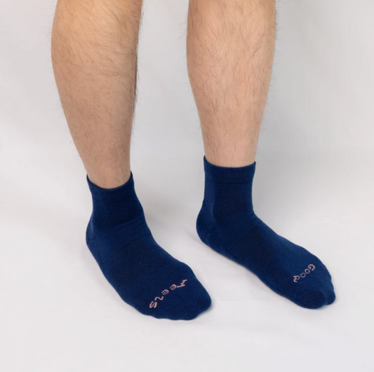 Good Feels Quarter Socks in Stormy Blue