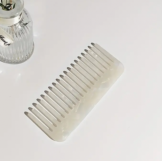 Resin Comb White Pearl