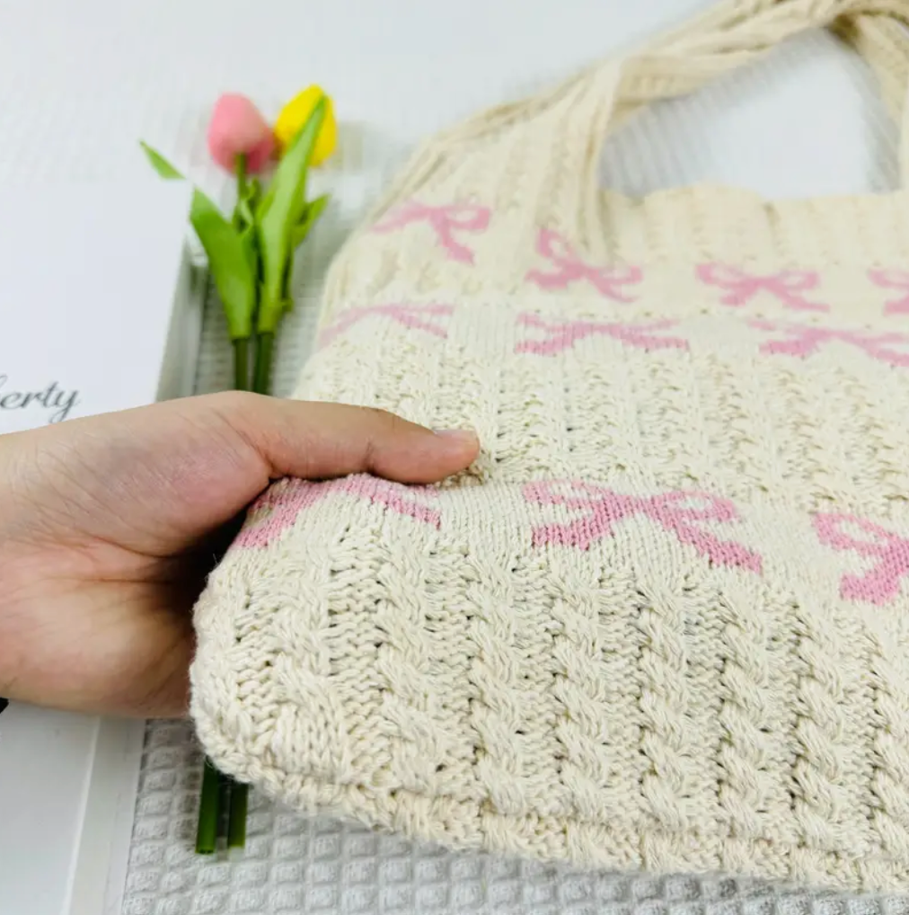 Crocheted Bow Bag Pink
