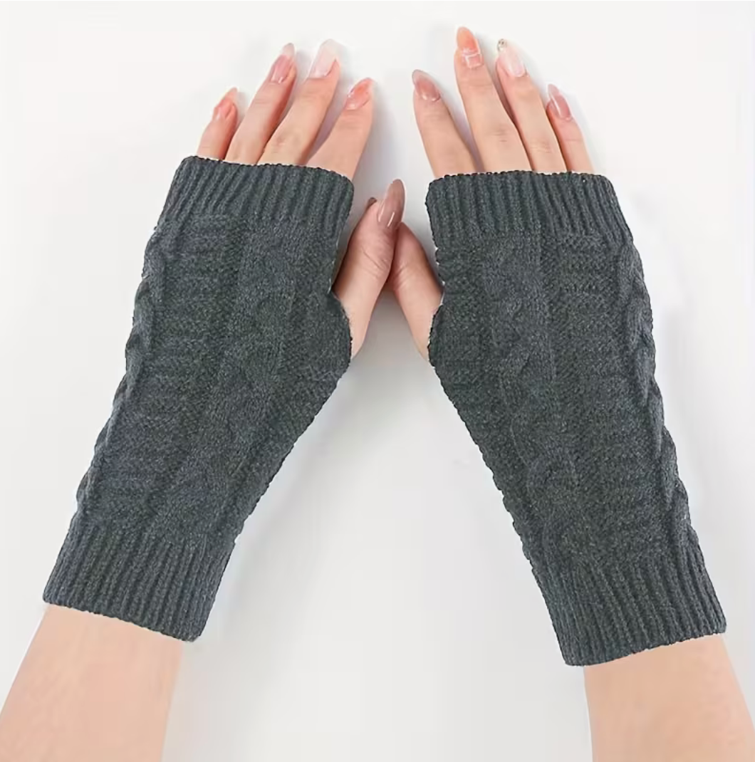 Cableknit Fingerless Glove