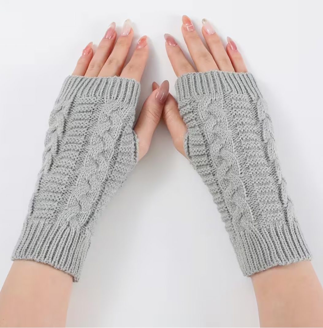 Cableknit Fingerless Glove